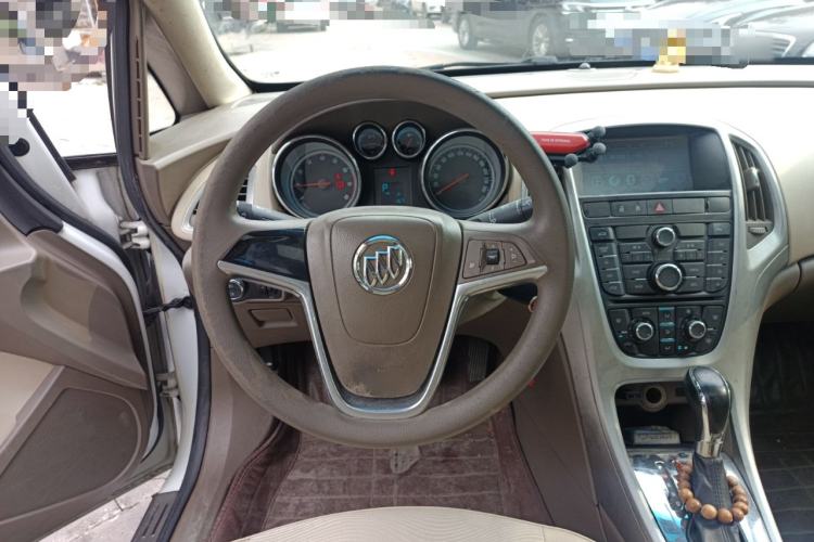Used Buick GT 2012 GT 1.6L Automatic Fashion Edition Steering Wheel