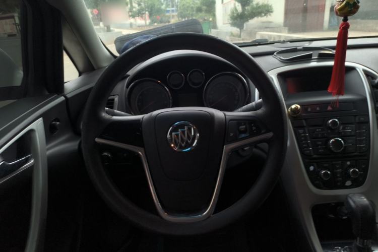 Used Buick GT 2012 XT 1.6L Automatic Comfort Edition Steering Wheel
