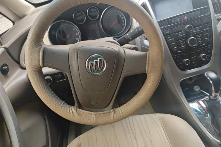 Used Buick GT 2012 GT 1.6L Automatic Comfort Edition Steering Wheel