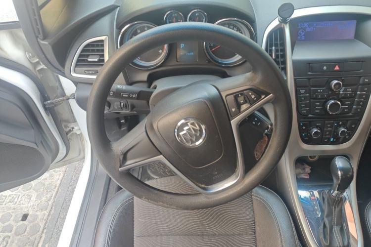 Used Buick GT 2012 XT 1.6L Automatic Fashion Edition Steering Wheel