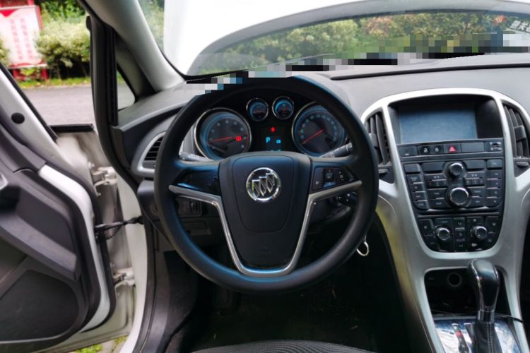 Used Buick GT 2012 XT 1.6L Automatic Fashion Edition Steering Wheel