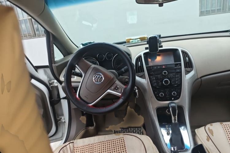 Used Buick GT 2012 GT 1.6L Automatic Fashion Edition Steering Wheel
