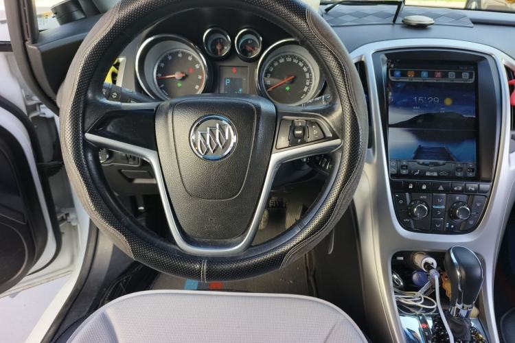 Used Buick GT 2012 XT 1.6L Automatic Fashion Edition Steering Wheel
