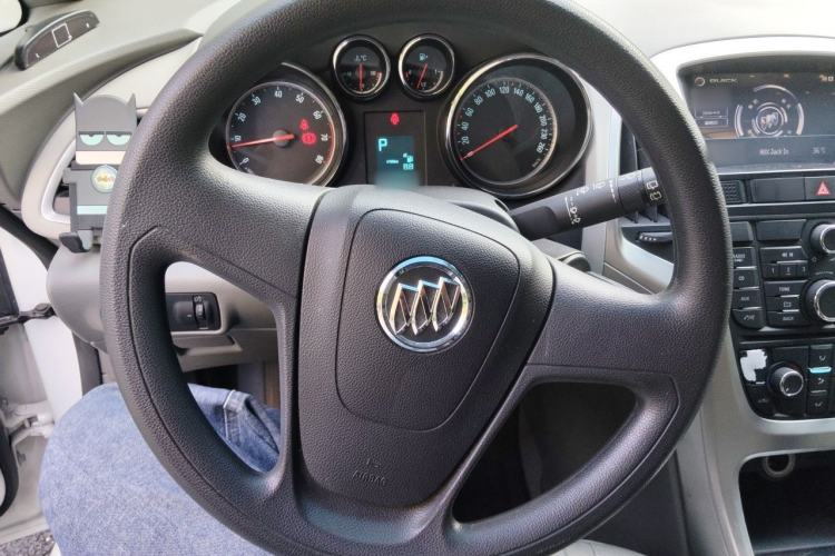 Used Buick GT 2012 XT 1.6L Automatic Fashion Edition Steering Wheel