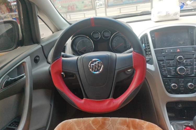 Used Buick GT 2012 XT 1.6L Manual Comfort Edition Steering Wheel