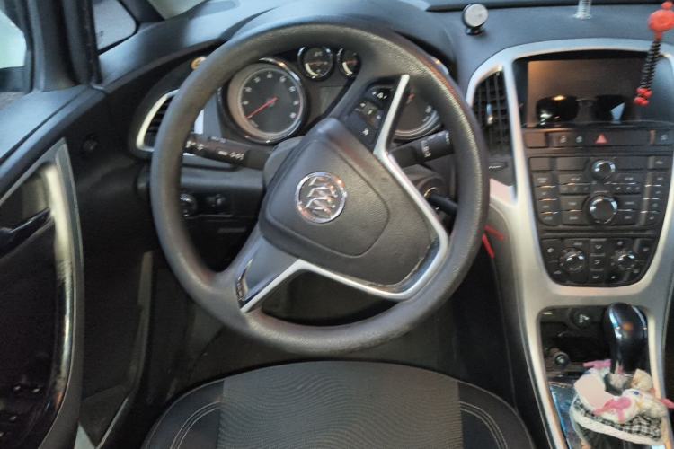 Used Buick GT 2012 XT 1.6L Automatic Fashion Edition Steering Wheel