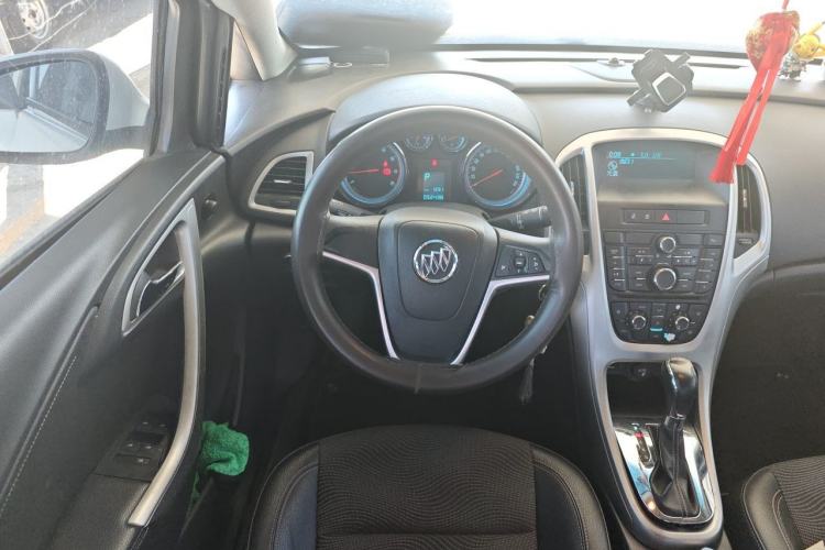 Used Buick GT 2012 XT 1.6L Automatic Fashion Edition Steering Wheel