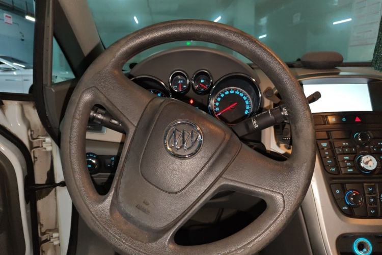 Used Buick GT 2012 XT 1.6L Automatic Comfort Edition Steering Wheel