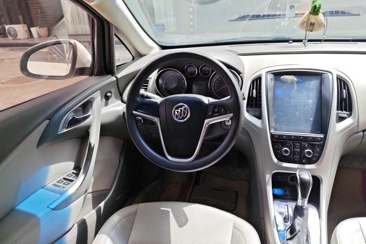 Used Buick GT 2012 XT 1.6L Automatic Fashion Edition Steering Wheel