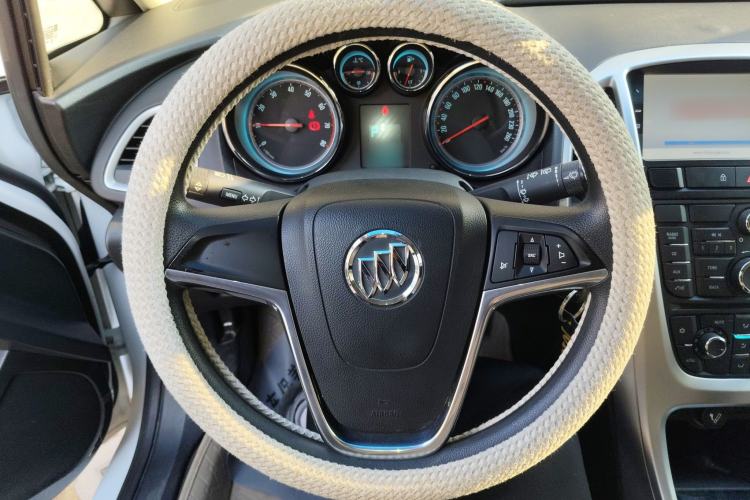 Used Buick GT 2012 XT 1.6L Automatic Fashion Edition Steering Wheel