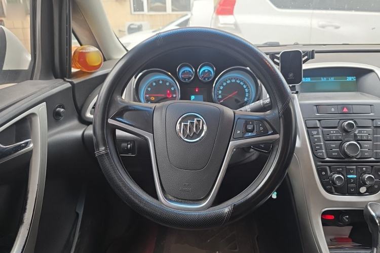 Used Buick GT 2012 XT 1.6L Automatic Fashion Edition Steering Wheel