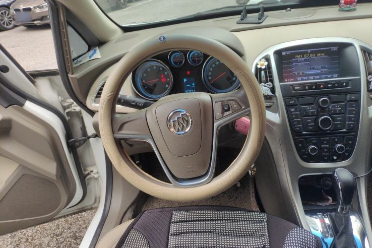 Used Buick GT 2012 GT 1.6L Automatic Fashion Edition Steering Wheel