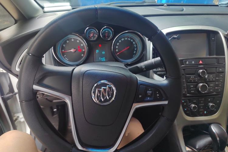 Used Buick GT 2012 XT 1.6L Automatic Fashion Edition Steering Wheel