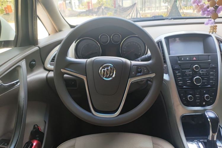 Used Buick GT 2012 GT 1.6L Automatic Fashion Edition Steering Wheel