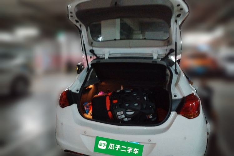 Used Buick GT 2012 XT 1.6L Automatic Fashion Edition Trunk