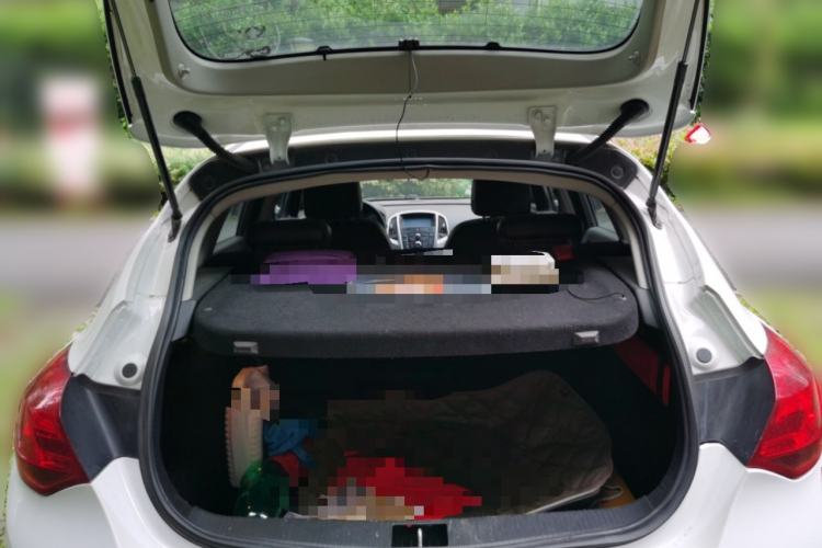 Used Buick GT 2012 XT 1.6L Automatic Fashion Edition Trunk