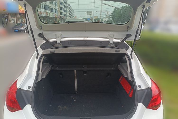 Used Buick GT 2012 XT 1.6L Manual Entry-Level Model Trunk