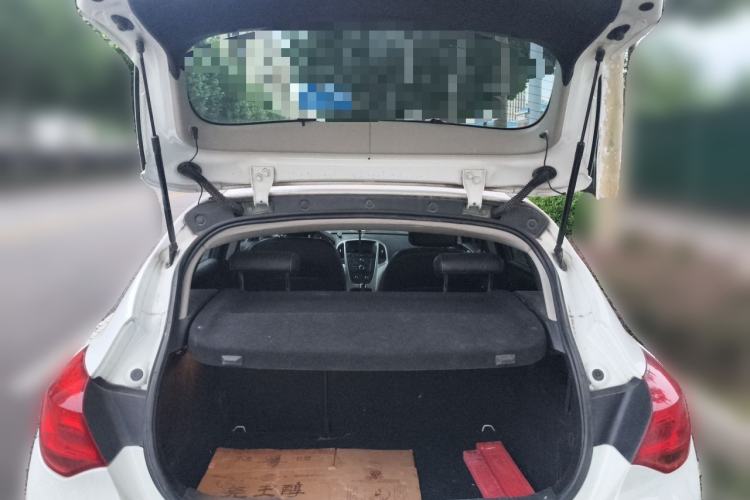 Used Buick GT 2012 XT 1.6L Automatic Fashion Edition Trunk