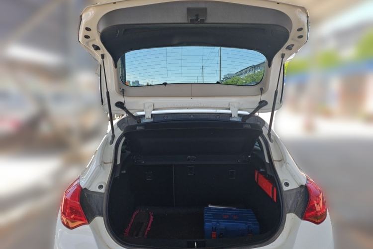 Used Buick GT 2012 XT 1.6L Automatic Fashion Edition Trunk