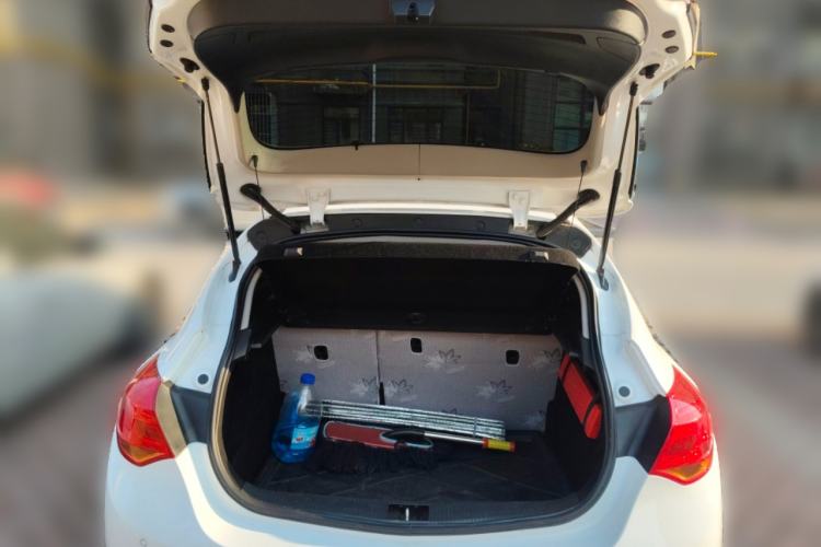 Used Buick GT 2012 XT 1.6L Automatic Fashion Edition Trunk