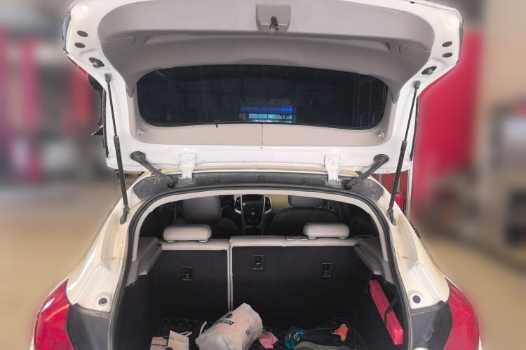 Used Buick GT 2012 XT 1.6L Automatic Fashion Edition Trunk