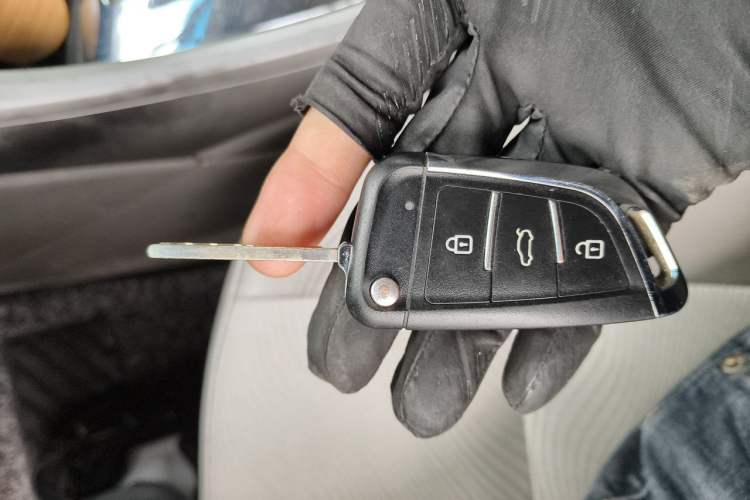 Used Buick GT 2012 XT 1.6L Automatic Fashion Edition Vehicle Key
