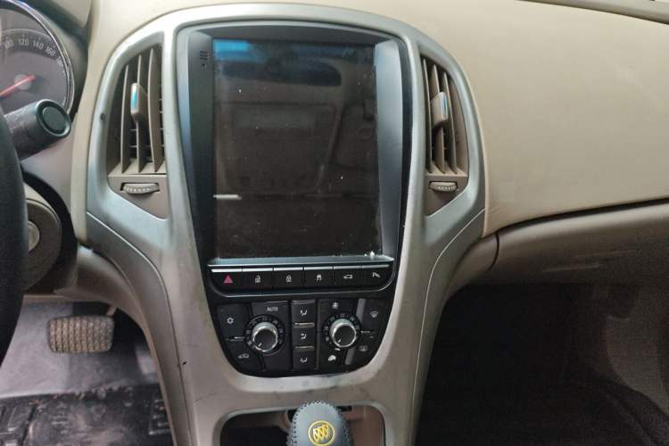 Used Buick GT 2012 GT 1.6L Automatic Fashion Edition Audio And AC Panel