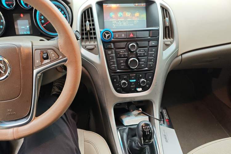 Used Buick GT 2012 GT 1.6L Manual Entry-Level Model Audio And AC Panel