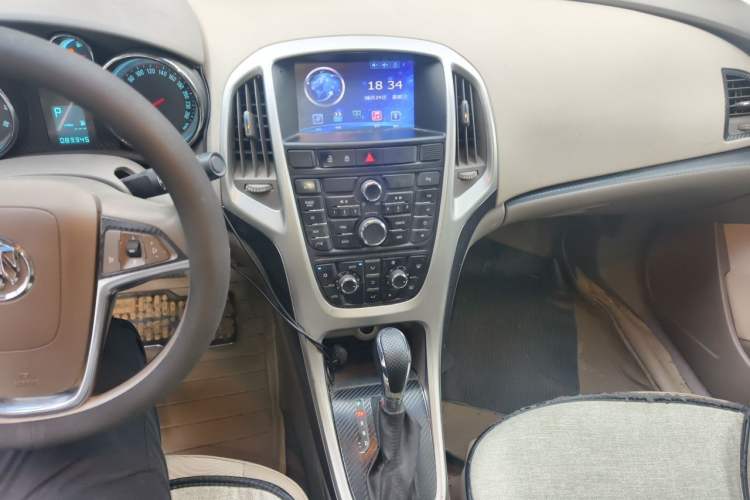 Used Buick GT 2012 GT 1.6L Automatic Fashion Edition Audio And AC Panel