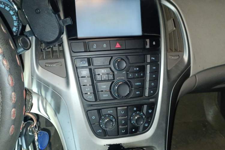 Used Buick GT 2012 GT 1.6L Automatic Fashion Edition Audio And AC Panel