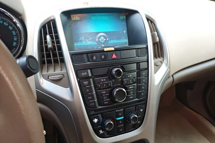 Used Buick GT 2012 GT 1.6L Automatic Comfort Edition Audio And AC Panel