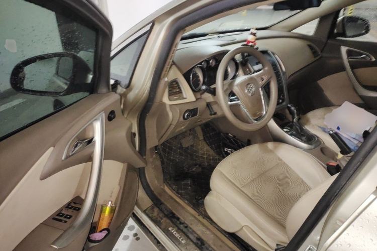 Used Buick GT 2012 GT 1.6L Automatic Fashion Edition Driver Seat