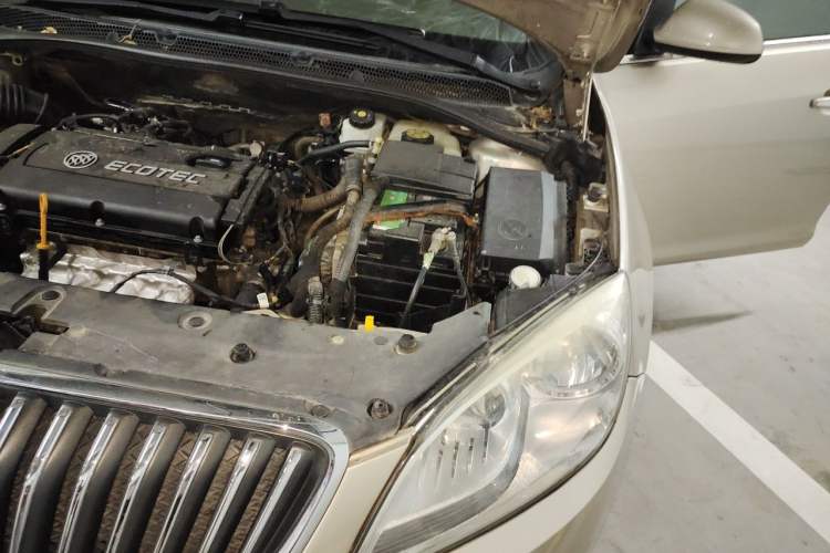 Used Buick GT 2012 GT 1.6L Automatic Fashion Edition Engine Bay Left