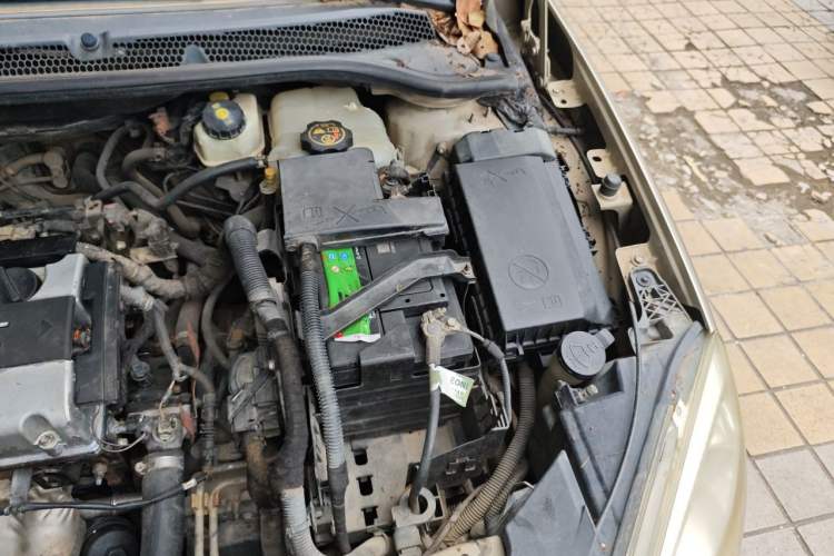 Used Buick GT 2012 GT 1.6L Automatic Fashion Edition Engine Bay Left