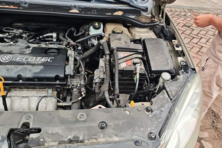 Used Buick GT 2012 GT 1.6L Manual Entry-Level Model Engine Bay Left