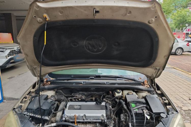 Used Buick GT 2012 GT 1.6L Automatic Fashion Edition Engine Bay