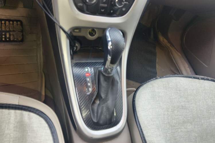 Used Buick GT 2012 GT 1.6L Automatic Fashion Edition Gear Lever