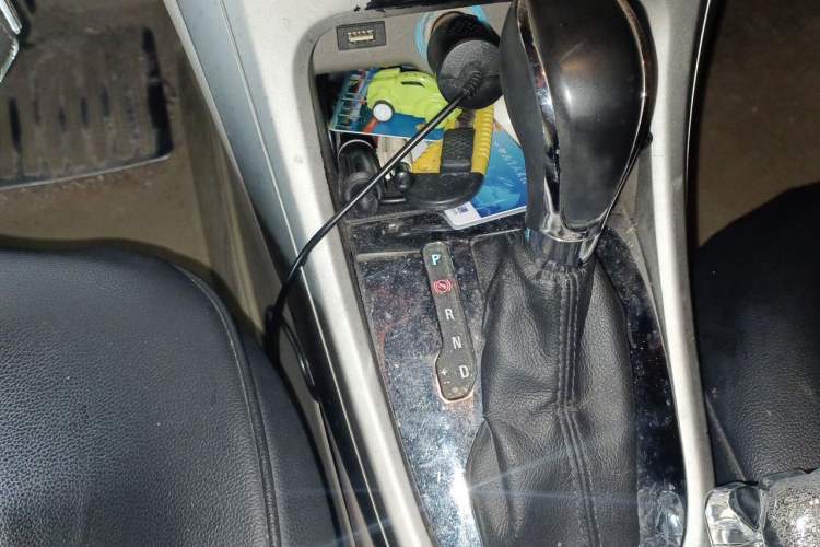 Used Buick GT 2012 GT 1.6L Automatic Fashion Edition Gear Lever