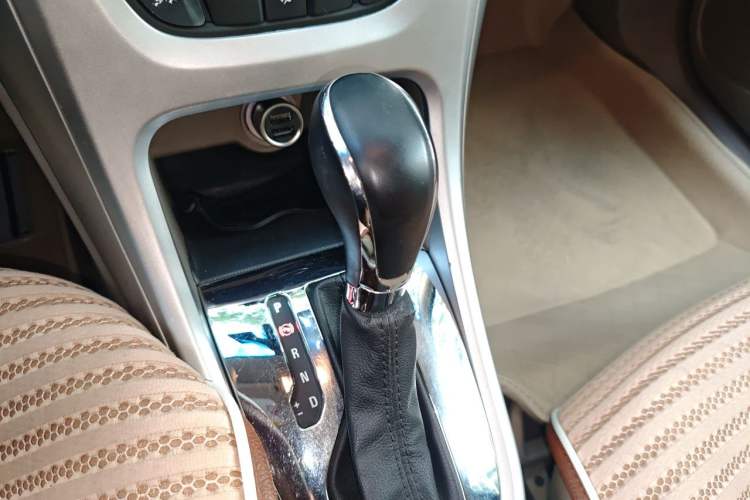 Used Buick GT 2012 GT 1.6L Automatic Comfort Edition Gear Lever
