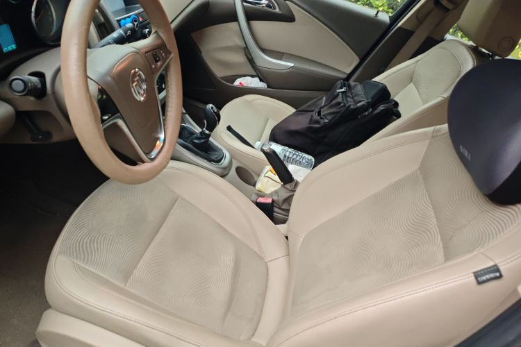 Used Buick GT 2012 GT 1.6L Manual Entry-Level Model Left Front Seat