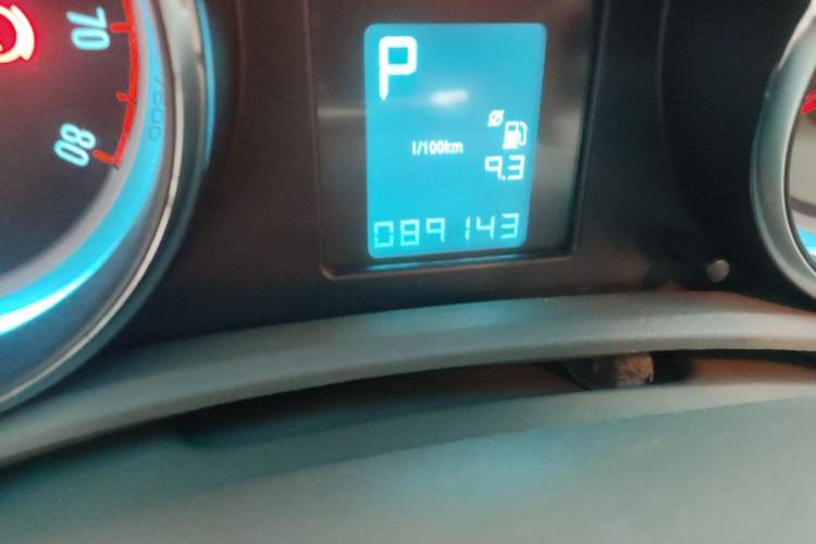 Used Buick GT 2012 GT 1.6L Automatic Fashion Edition Odometer Close Up