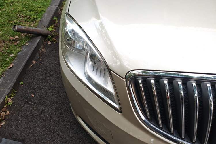 Used Buick GT 2012 GT 1.6L Automatic Comfort Edition Right Front Headlight