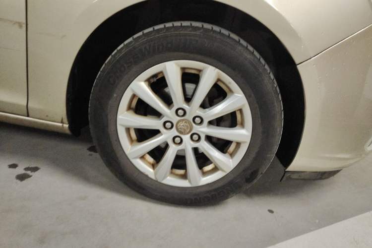 Used Buick GT 2012 GT 1.6L Automatic Fashion Edition Right Front Wheel Hub