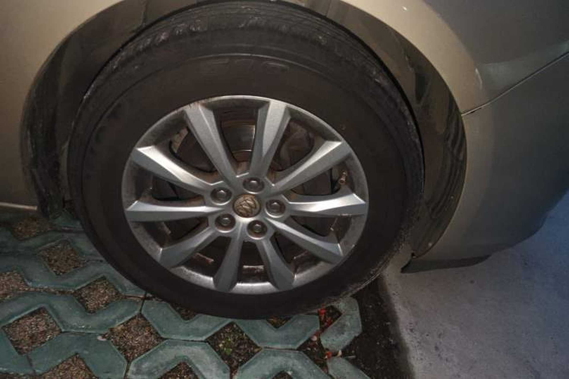 Used Buick GT 2012 GT 1.6L Manual Entry-Level Model Right Front Wheel Hub