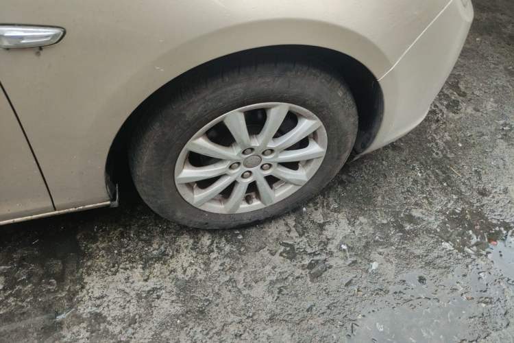 Used Buick GT 2012 GT 1.6L Automatic Fashion Edition Right Front Wheel Hub