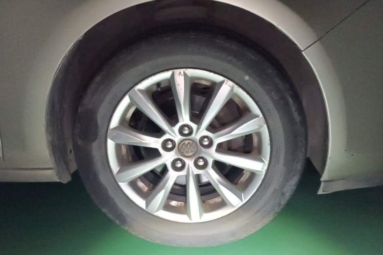 Used Buick GT 2012 GT 1.6L Automatic Fashion Edition Right Front Wheel Hub
