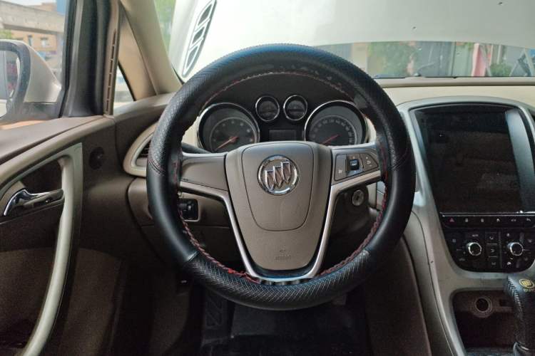 Used Buick GT 2012 GT 1.6L Automatic Fashion Edition Steering Wheel