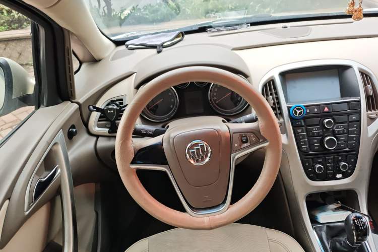 Used Buick GT 2012 GT 1.6L Manual Entry-Level Model Steering Wheel