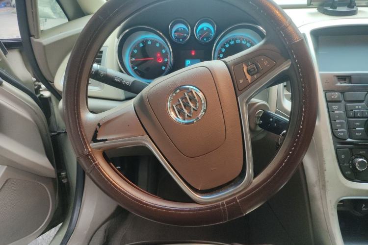 Used Buick GT 2012 GT 1.6L Automatic Fashion Edition Steering Wheel