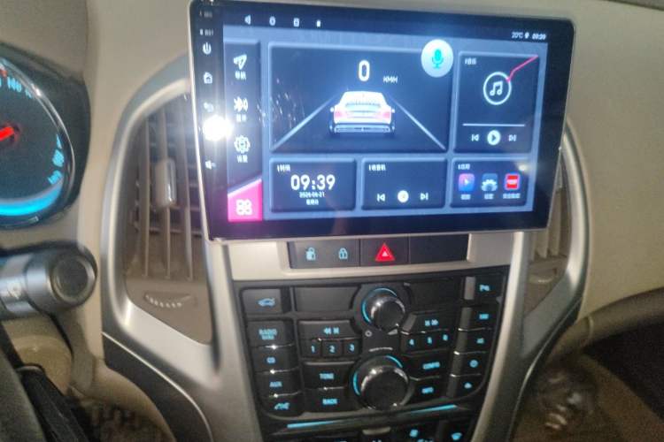 Used Buick GT 2013 GT 1.6L Automatic Fashion Edition Audio And AC Panel